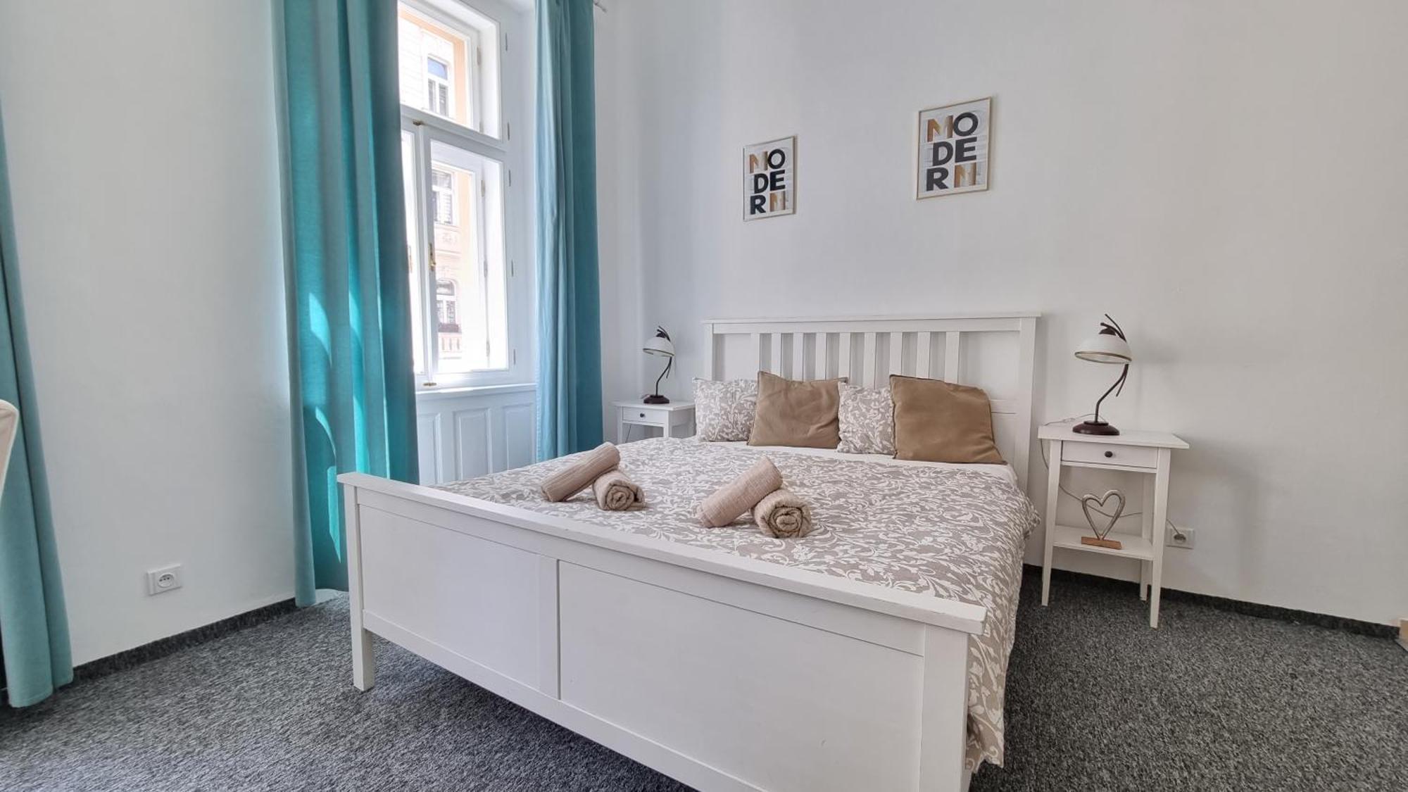 Finnem Rentals Tyrsova Прага Экстерьер фото