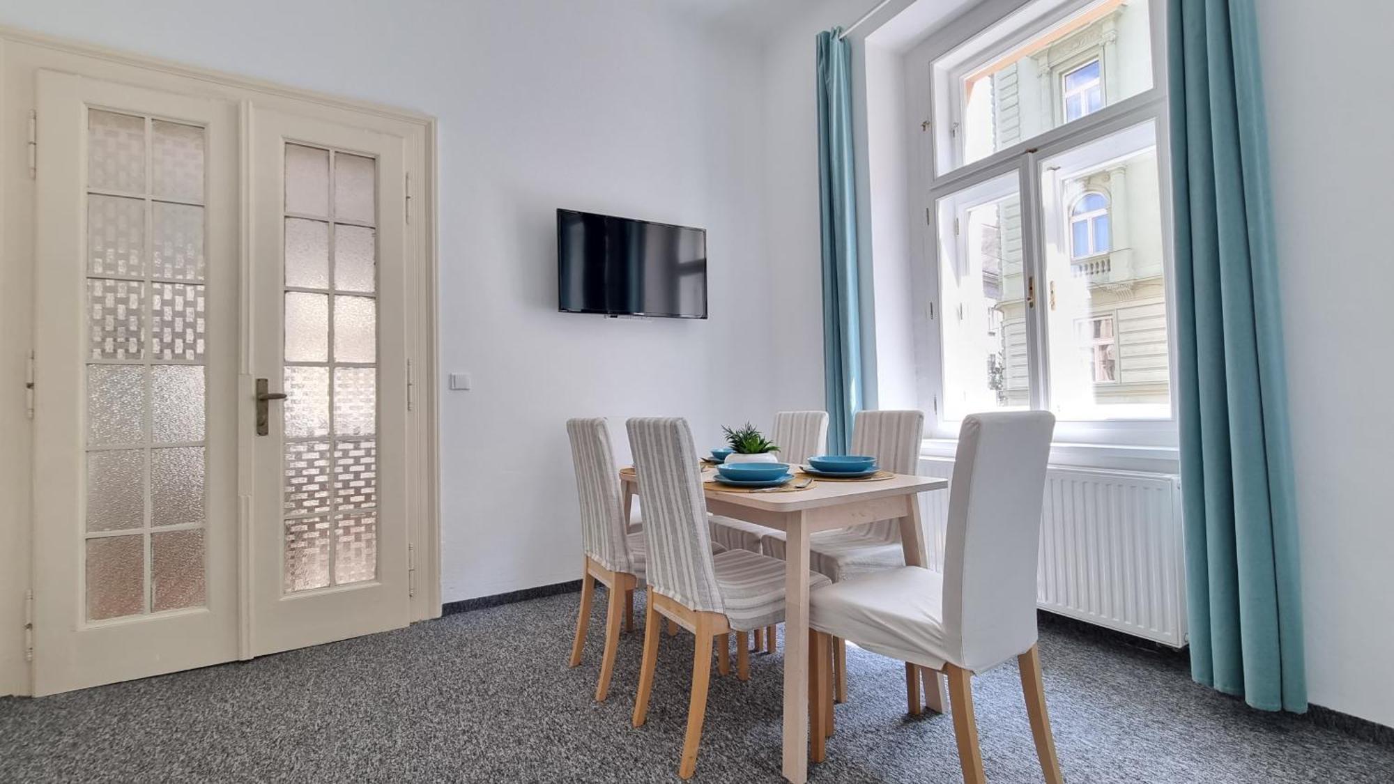 Finnem Rentals Tyrsova Прага Экстерьер фото